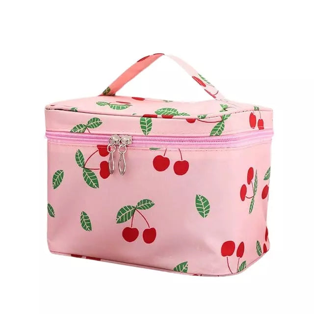 grande-trousse-de-toilette-femme-originale-cerises-a-vos-trousses Grande trousse de toilette femme originale cerises - À vos trousses