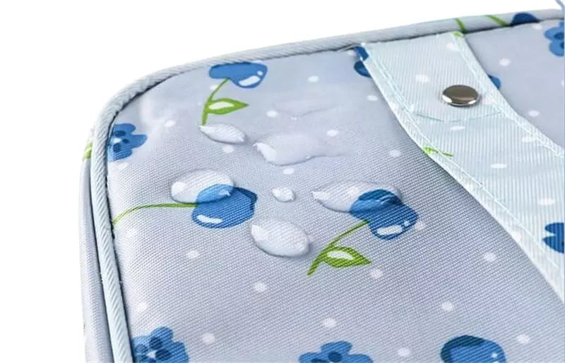 grande-trousse-de-toilette-femme-originale-cerises-bleues-2-a-vos-trousses