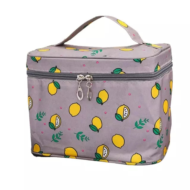 grande-trousse-de-toilette-femme-originale-gris-citron-a-vos-trousses Grande trousse de toilette femme originale gris citron - À vos trousses