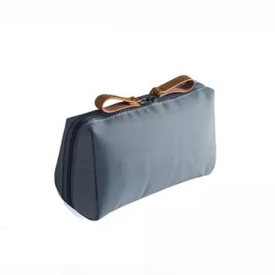 mini-trousse-de-toilette-gris-a-vos-trousses Mini trousse de toilette gris - À vos trousses