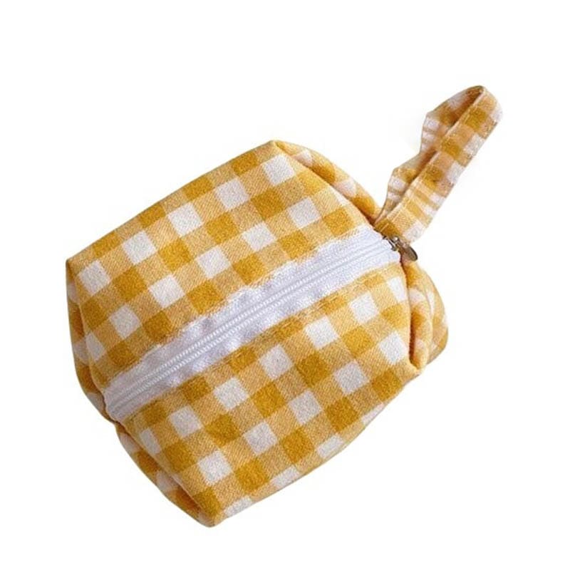 trousse-de-toilette-carree-jaune-a-vos-trousses Trousse de toilette carrée jaune - À vos trousses
