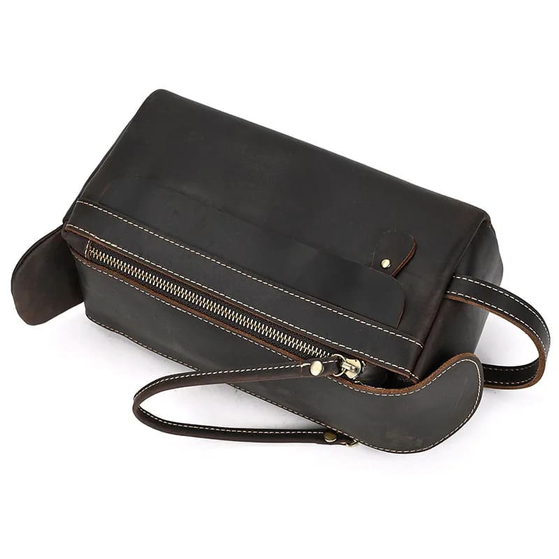 trousse-de-toilette-cuir-marron-fonce-5-a-vos-trousses