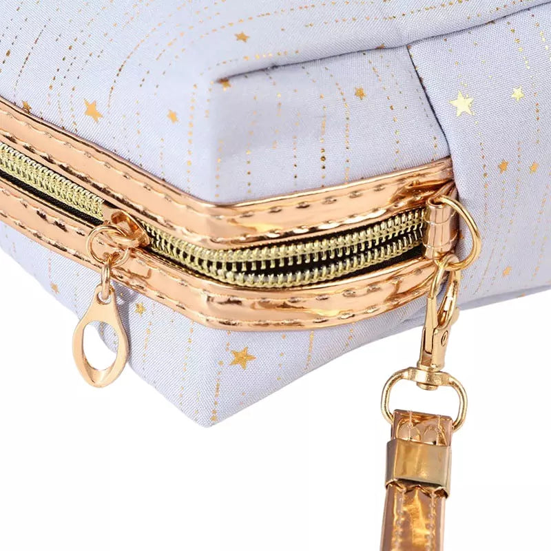 trousse-de-toilette-design-femme-bleu-2-a-vos-trousses