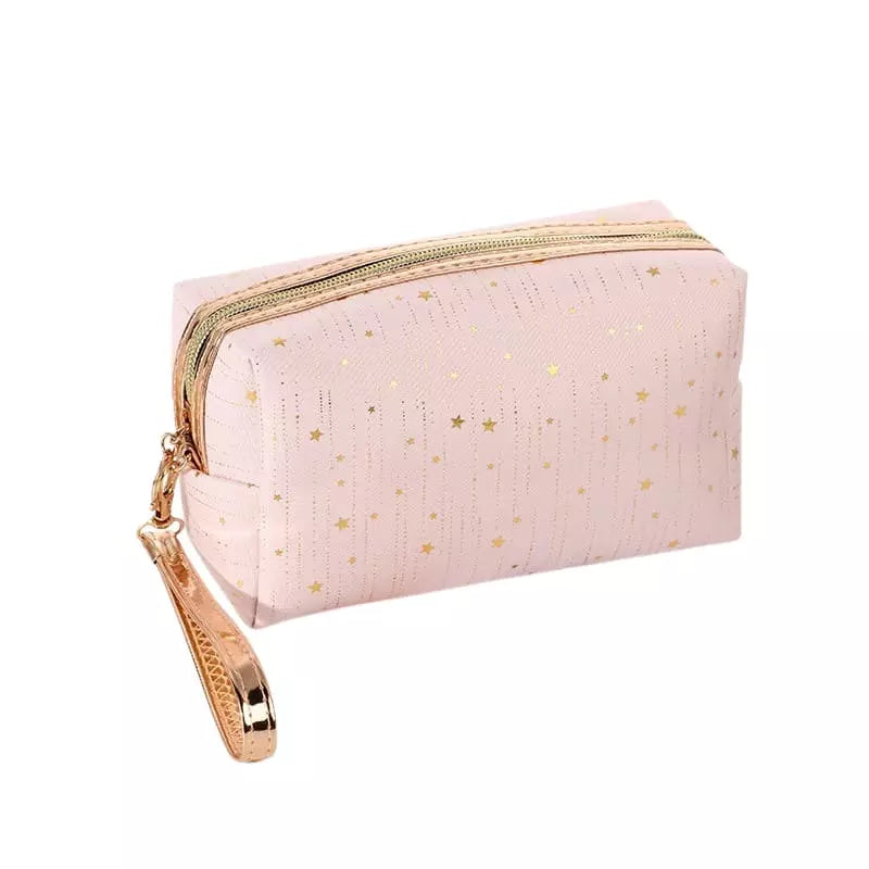 trousse-de-toilette-design-femme-rose-a-vos-trousses Trousse de toilette design femme rose - À vos trousses