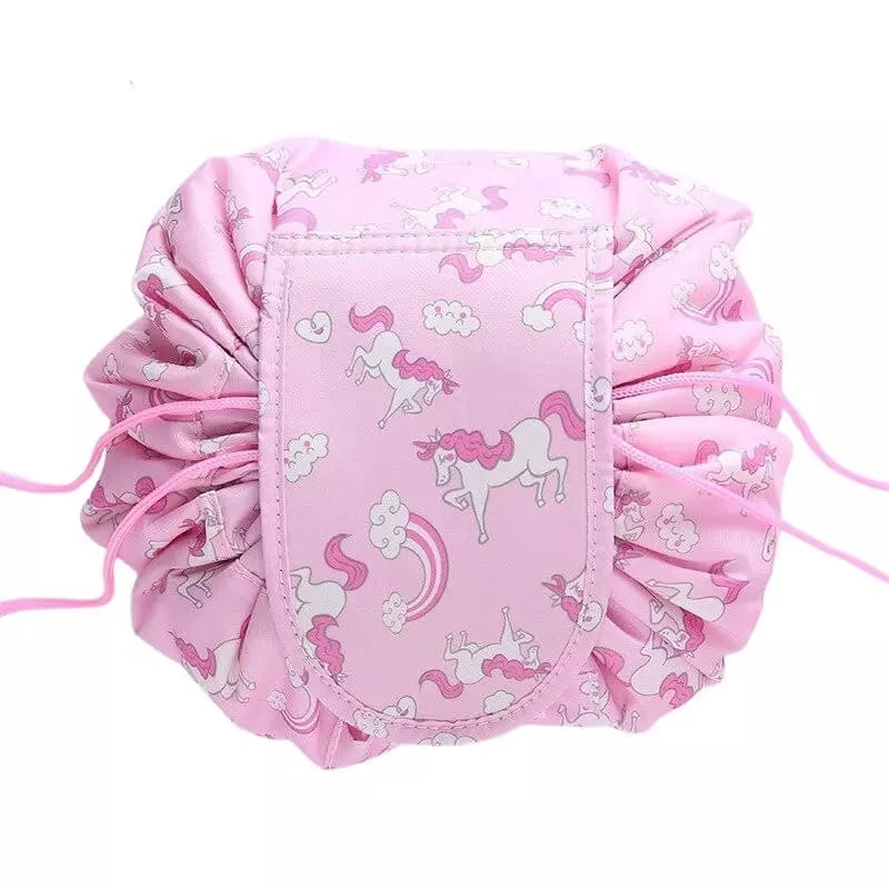 trousse-de-toilette-fourre-tout-rose-licornes-a-vos-trousses Trousse de toilette fourre tout rose licornes - À vos trousses