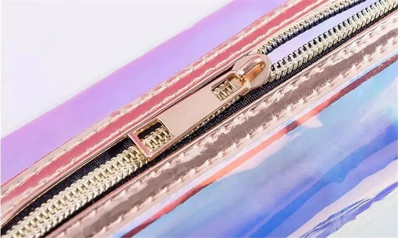 trousse-de-toilette-holographique-3-a-vos-trousses