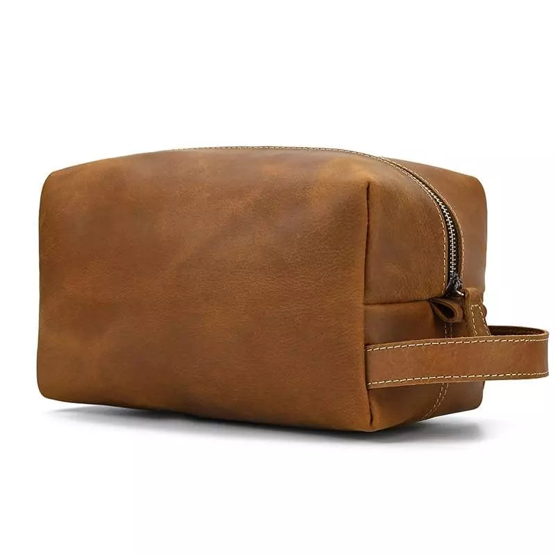 trousse-de-toilette-homme-cuir-marron-3-a-vos-trousses_9a7a9e40-3935-4d65-aac8-2b6ede1cf20a Trousse de toilette homme cuir marron variante 3 - À vos trousses