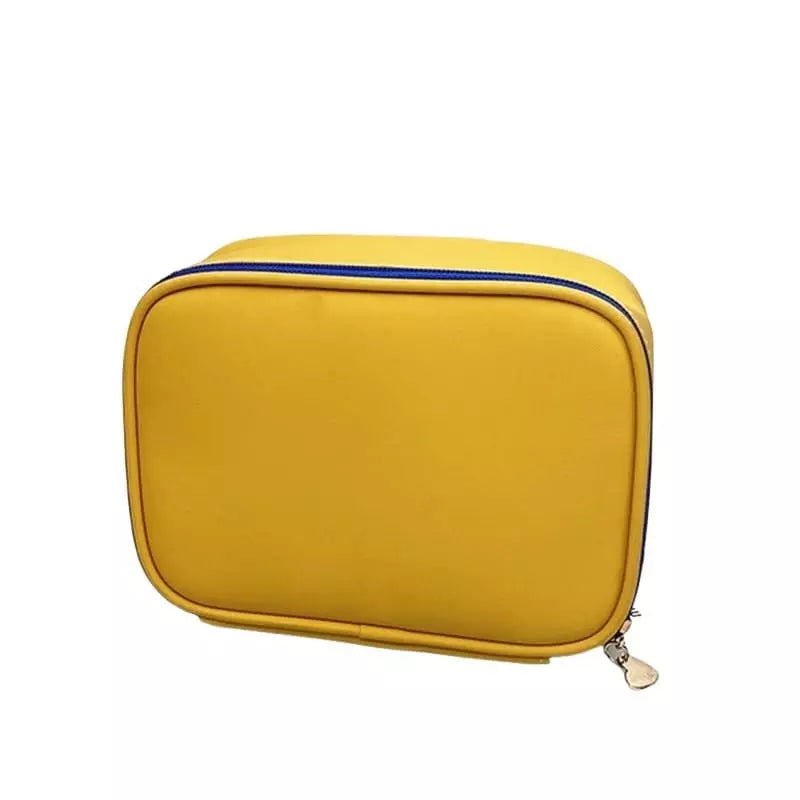 trousse-de-toilette-jaune-a-vos-trousses Trousse de toilette jaune - À vos trousses